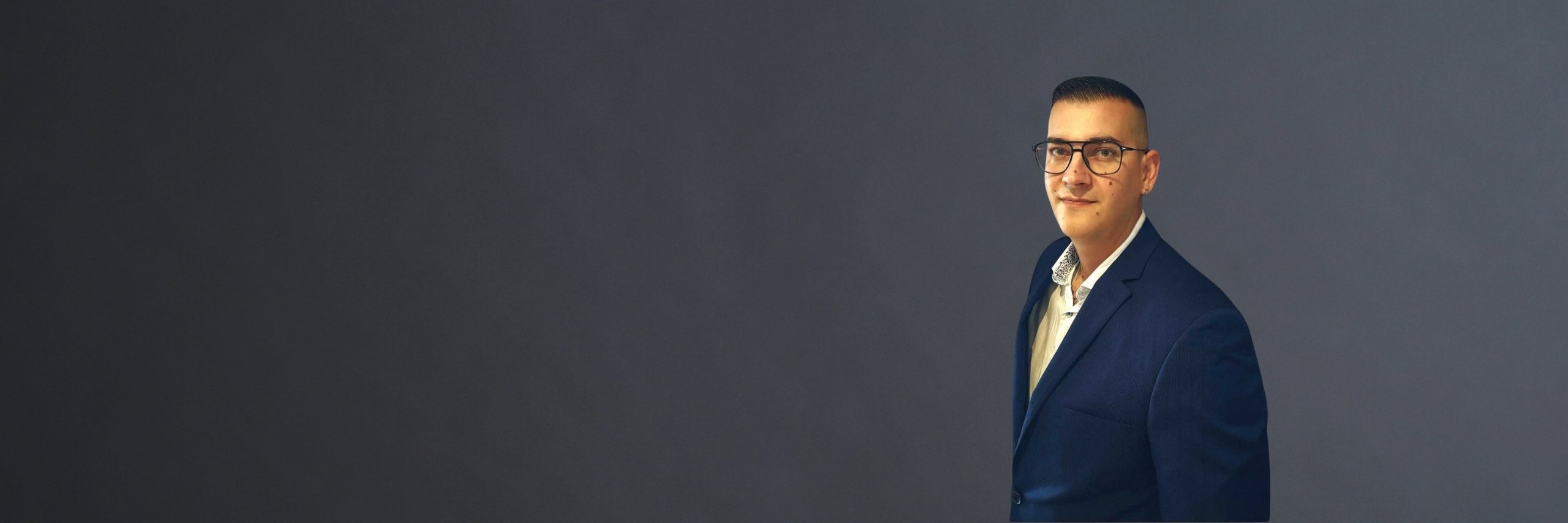 Mráz & Partners header image